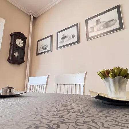 Apartamento Stylish 2 Bedroom In Center Sófia