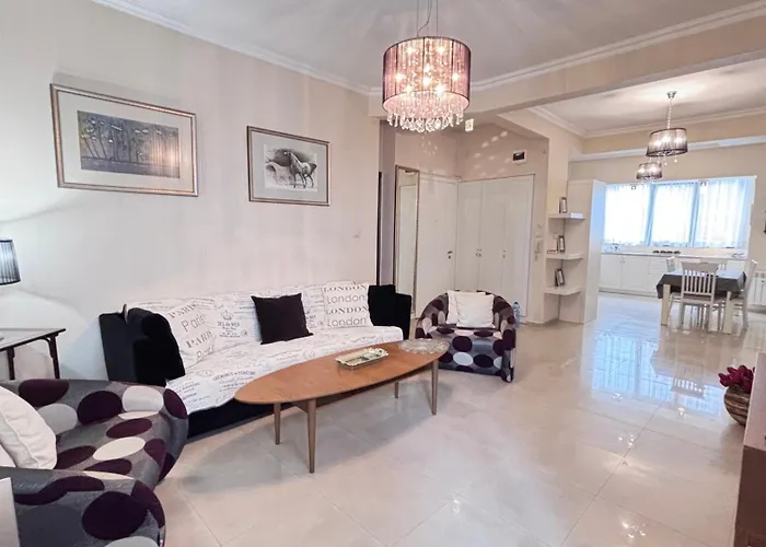 Stylish 2 Bedroom In Center Apartamento *