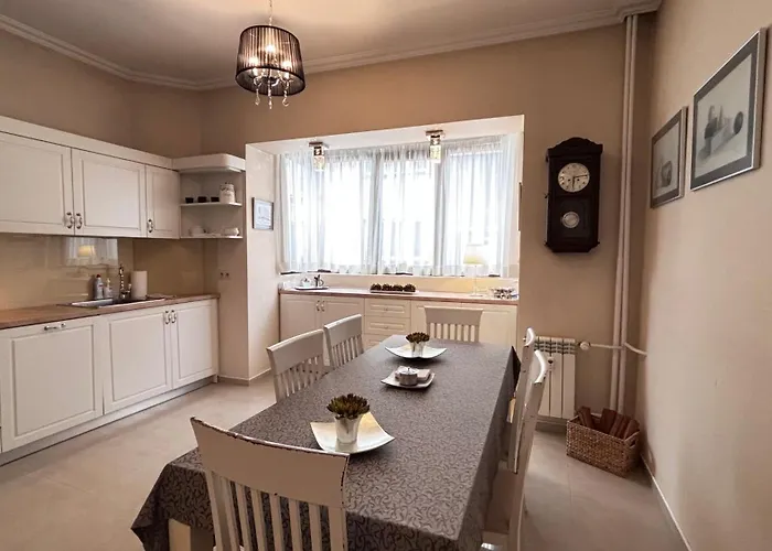 Apartamento Stylish 2 Bedroom In Center *