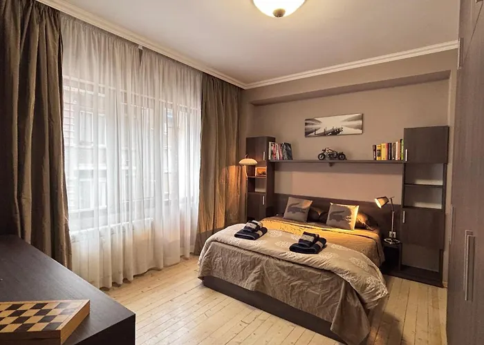Stylish 2 Bedroom In Center Apartamento *