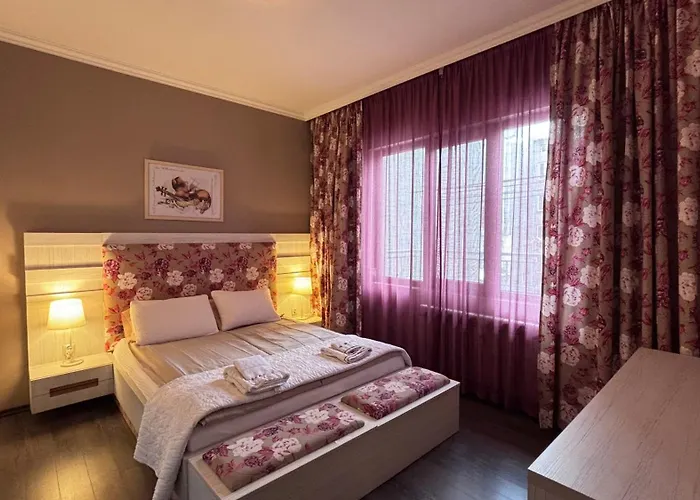 Stylish 2 Bedroom In Center