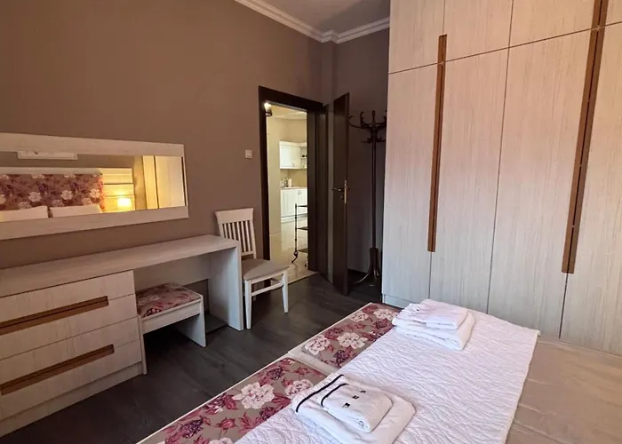 Stylish 2 Bedroom In Center Sófia