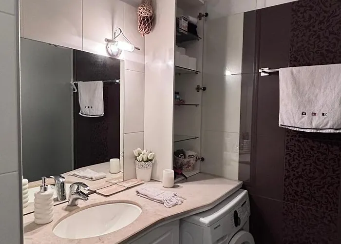 Stylish 2 Bedroom In Center Apartamento